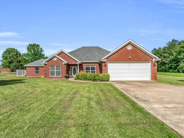 2088 Wolfe Rd, Columbus, MS 39705