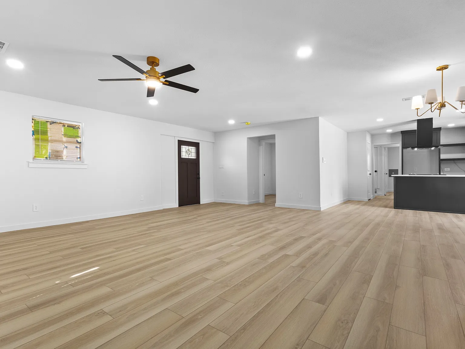 4 bed, 1805 sqft, $2,800 — Photo 2