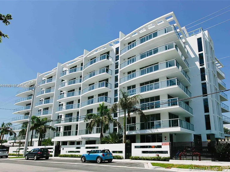 13800 Highland Dr #209 — Photo 2