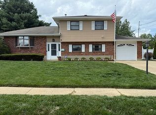 10 Koenig Ln, Freehold, NJ 07728