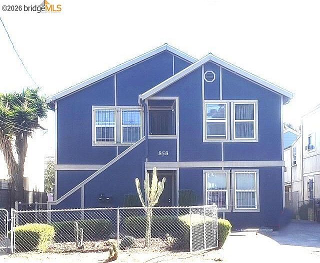 1st image of 858 Pine St