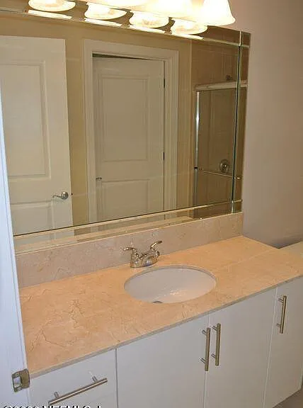 1431 Riverplace Blvd #2503 — Photo 35
