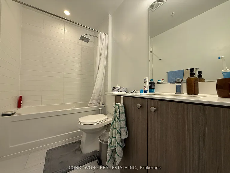 10 Willison Sq #1012 — Photo 5