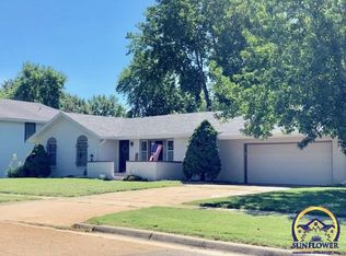 5863 SW 26th St, Topeka, KS 66614