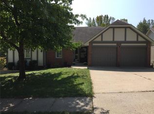 7703 NW 70th St, Kansas City, MO 64152