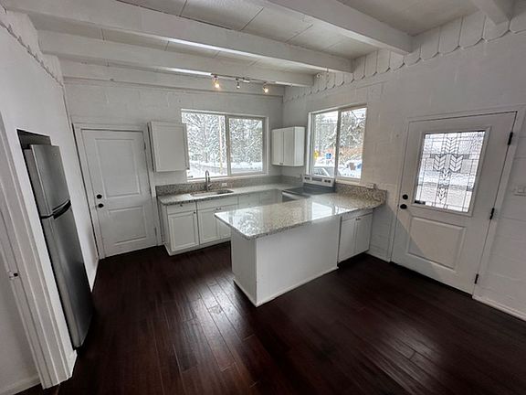 4th image of 3652 Blackwood Rd