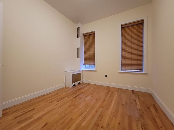 5th image of 410 W 44th St APT 30