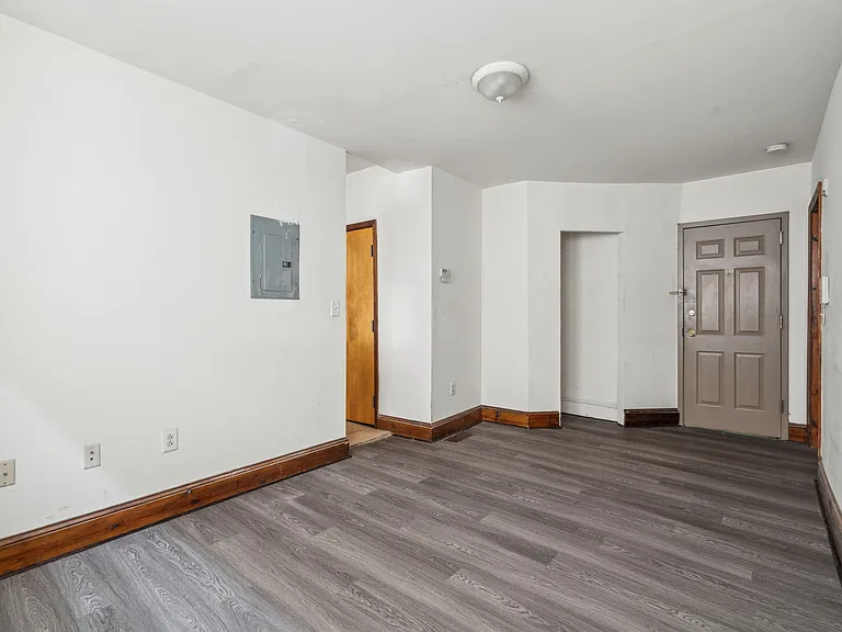 5101-21 Walnut St #26 — Photo 5