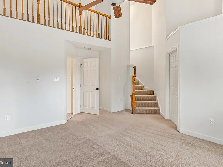 300 Dixon St #308 — Photo 16