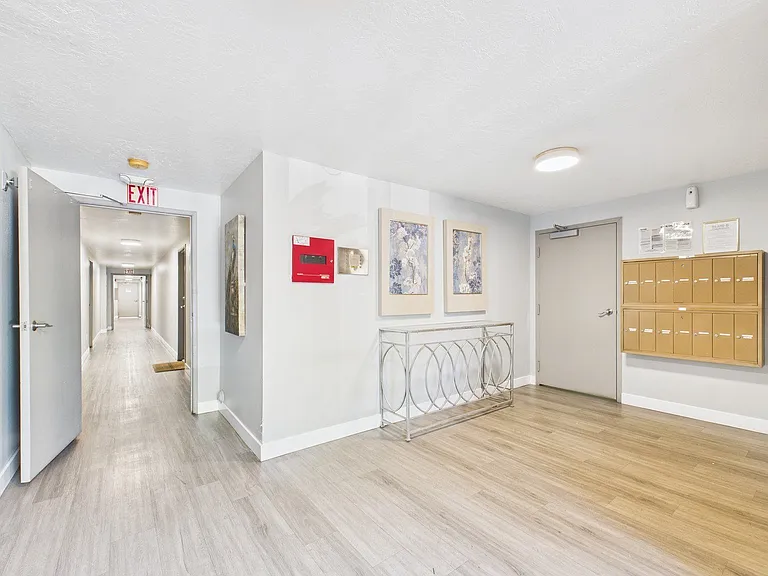 Willis Park South — Photo 12
