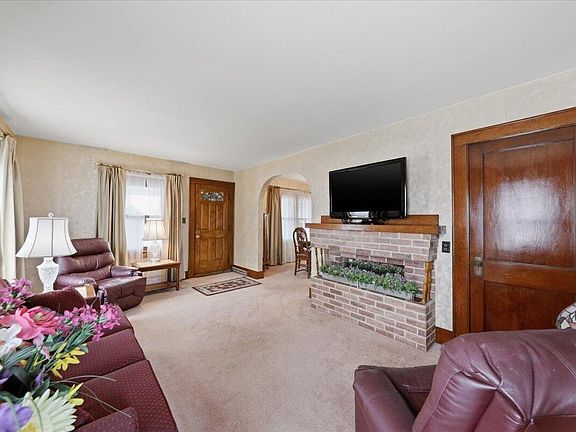 4th image of 306 N Bechtle Ave