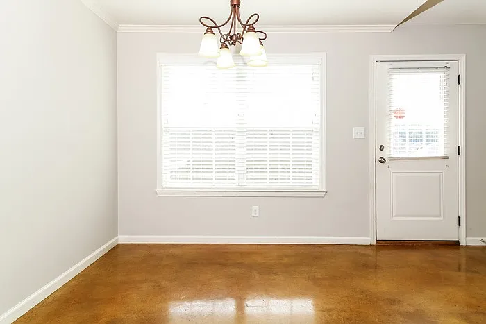 5813 Heritage Heights Dr — Photo 4