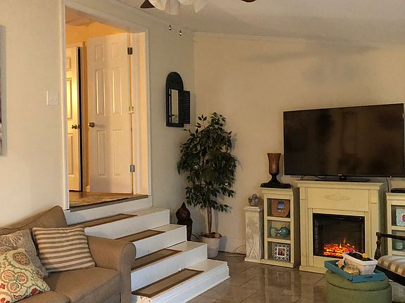 Double stores can be closed 