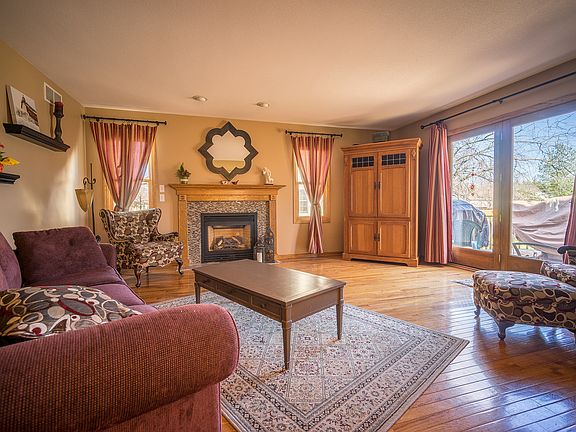 4th image of 7488 Woodcliff Dr