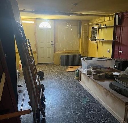 2nd image of 112 Washington Pl