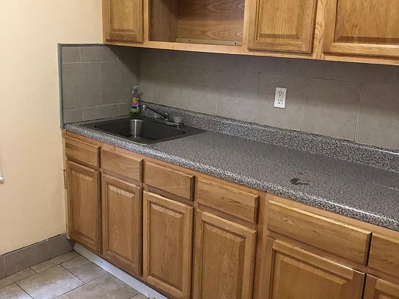 2nd image of 3029 Barnes Ave