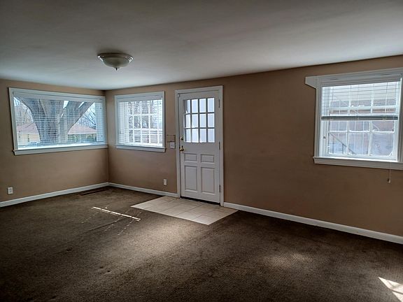 4th image of 1179 E Sunnyside Ave