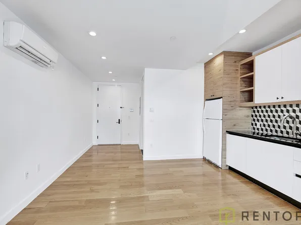 1875 Atlantic Avenue image 4 of 8