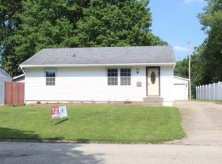 1940 N Dennis Ave, Decatur, IL 62526