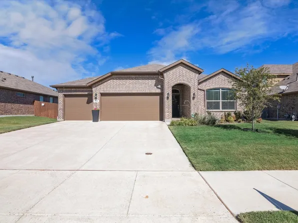 564 Camber St, Saginaw, TX 76131