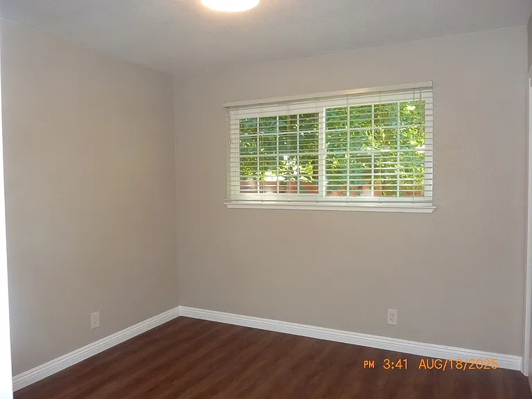 7863 Mariposa Ave — Photo 13