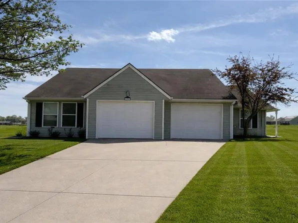 1207 N Willowbrook Dr, Cameron, MO 64429