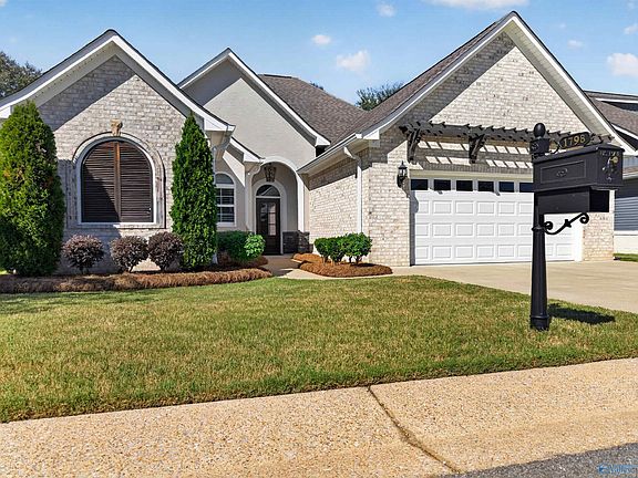 2nd image of 1798 Amanda Ln