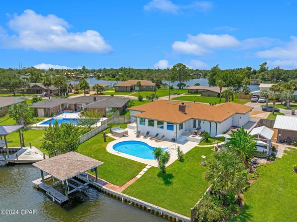 700 Driftwood Dr, Lynn Haven, FL 32444