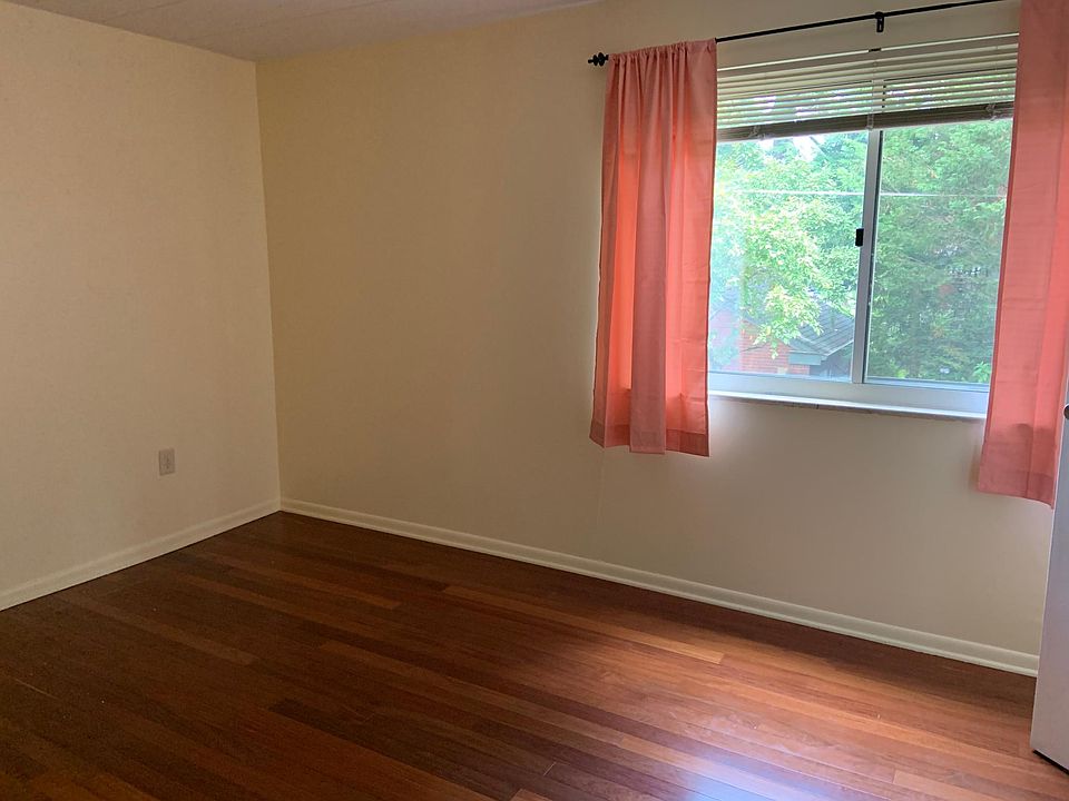 2nd image of 605 Shady Ave #A2
