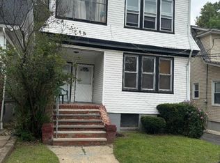 22 Peachtree Rd, Maplewood, NJ 07040