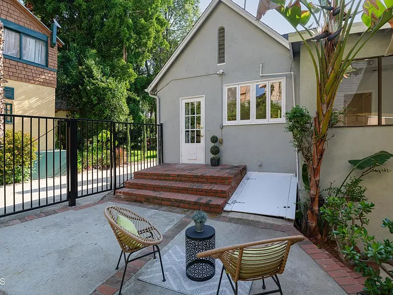501 Fremont Ln — Photo 25