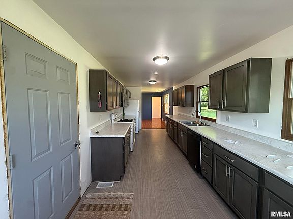 5th image of 2985 Sandhill Rd
