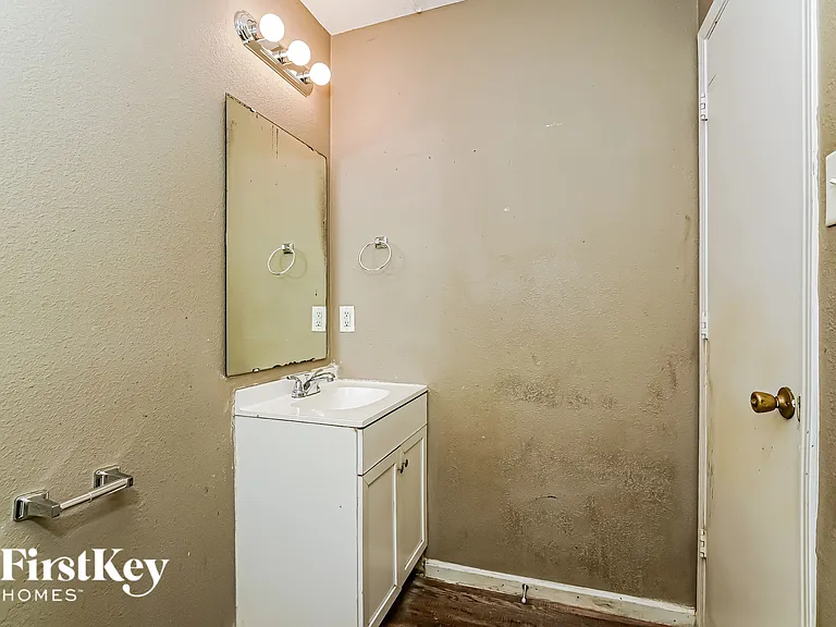 10702 Gathering Dr — Photo 10