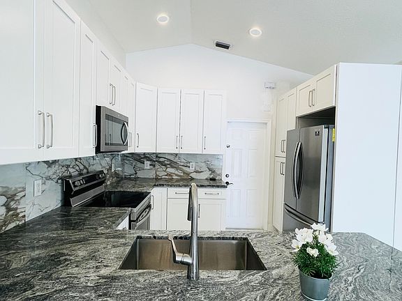 3rd image of 4354 Mahogany Ridge Dr