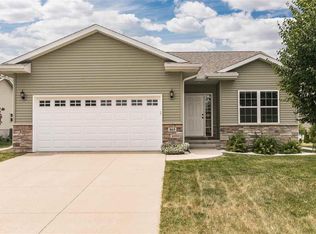 865 Hodge St, North Liberty, IA 52317
