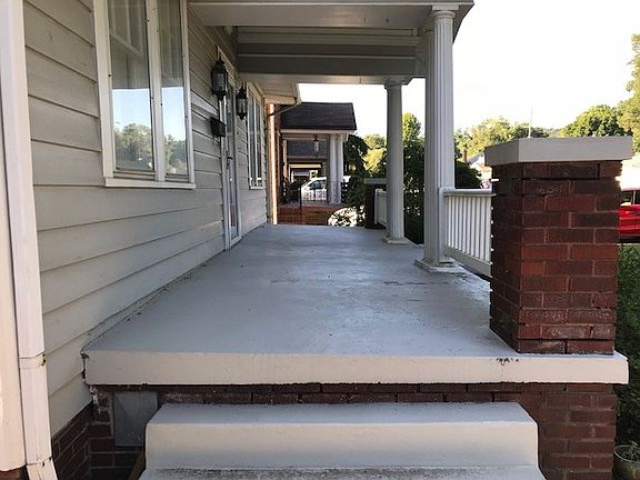 4th image of 2611 Grandview Ave
