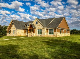 215 Carey Dr, Brenham, TX 77833