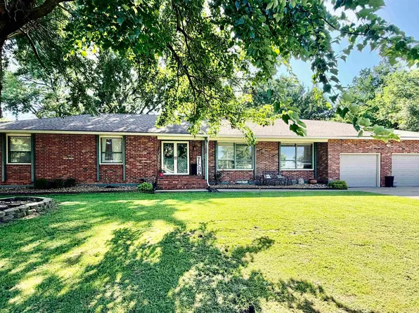 105 N Connie Dr, Clinton, MO 64735