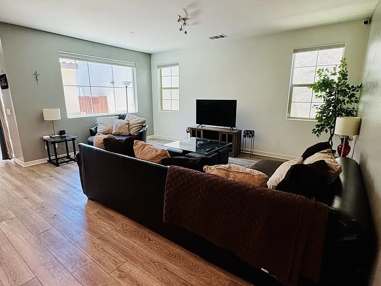 2028 Avenida Andanza — Photo 10