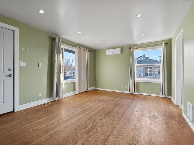 5707 N Lindeke St — Photo 2