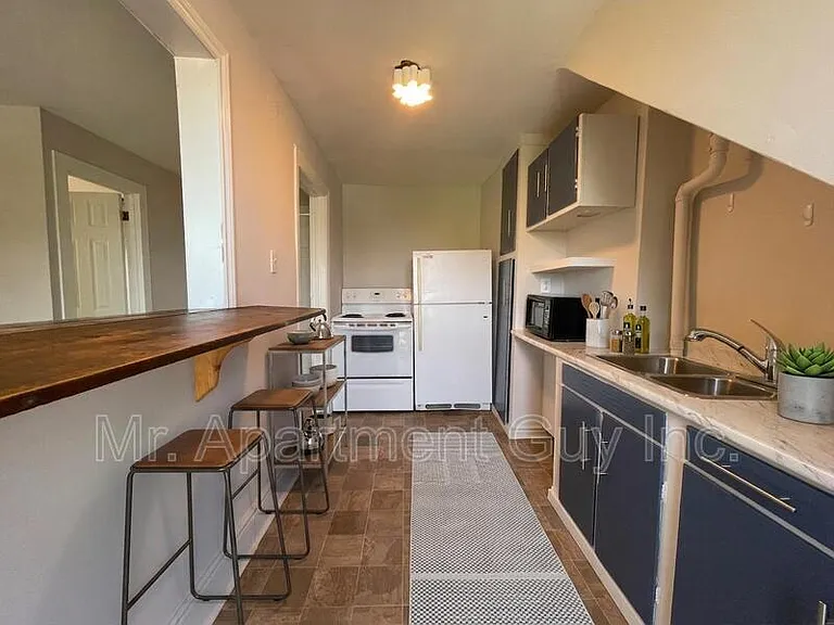55 Barnesdale Ave N #UPPER — Photo 5