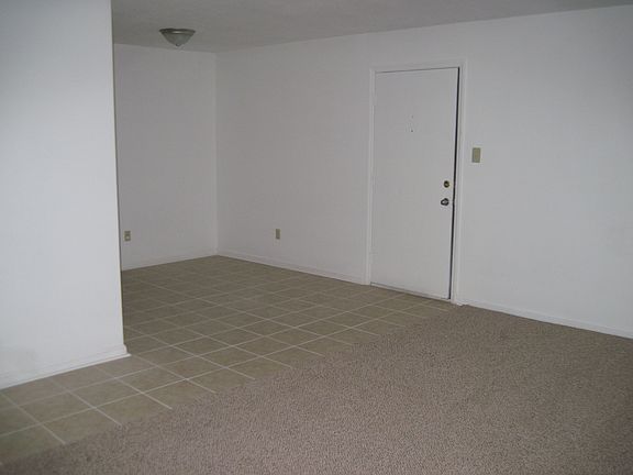 5th image of 514 Carobrook Rd