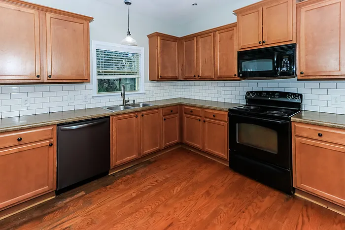 209 McEwen Ct — Photo 3