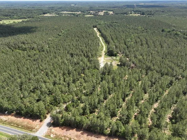 5600 Bennett Rd, Seagrove, NC 27341