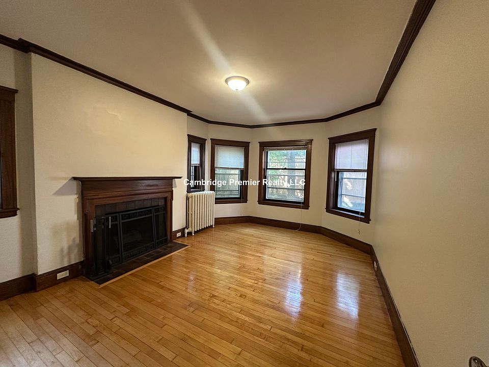 1st image of 5 Linnaean St #3