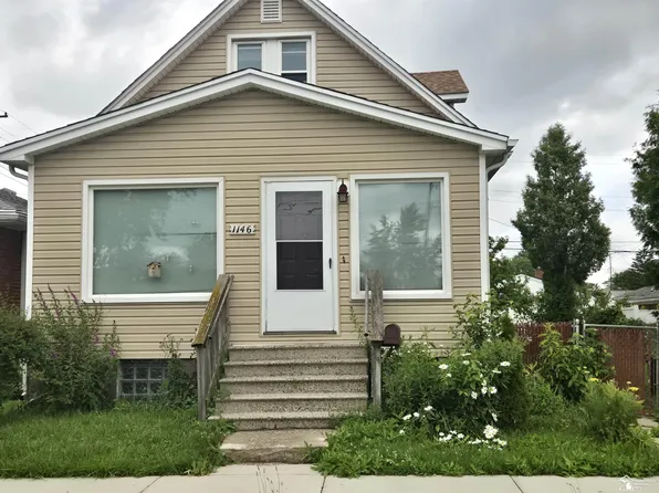 1146 Lindbergh St, Wyandotte, MI 48192