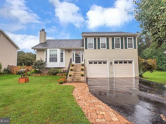 1st image of 11 Riverton Dr