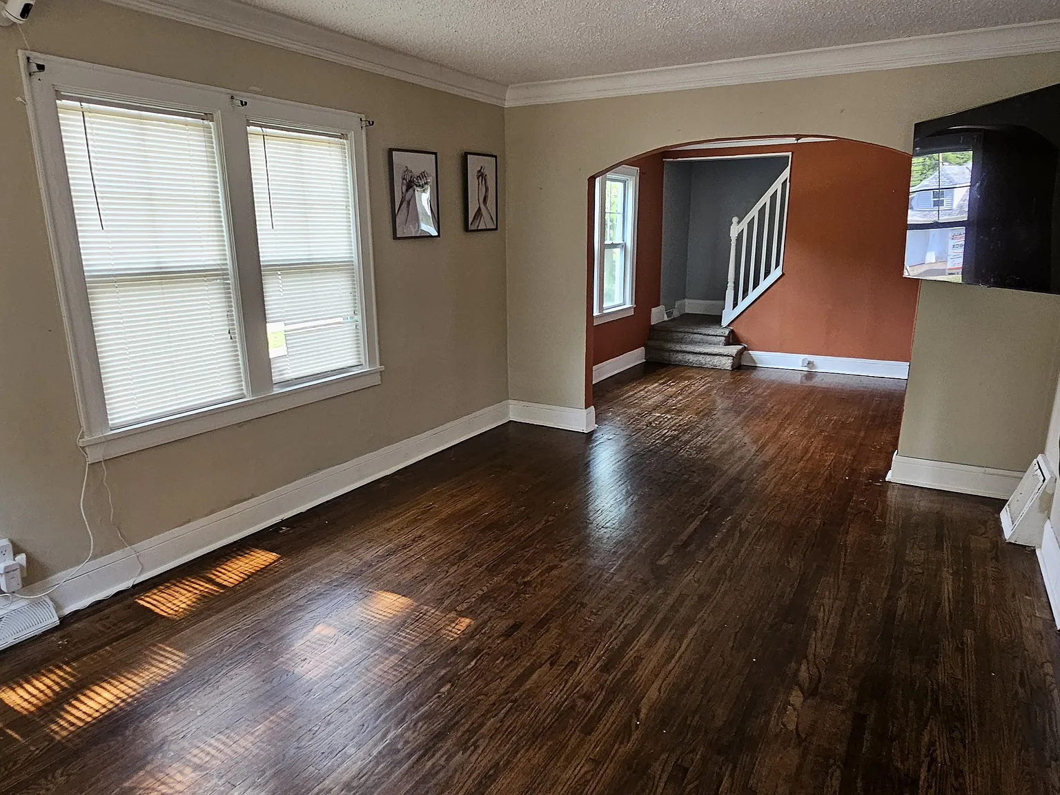 5 bed, 1745 sqft, $2,400 — Photo 2