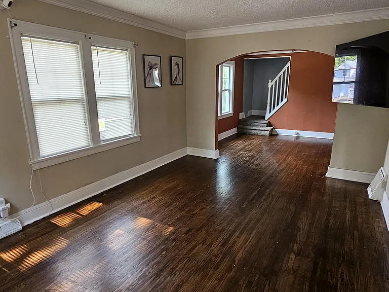 3358 Upton Ave N — Photo 2