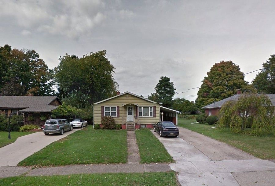 1st image of 136 Gibson St